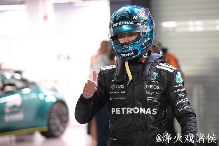 F1新加坡大奖赛:拉塞尔从杆位起步摘冠,维斯塔潘获亚军 F1新加坡大奖赛:拉塞尔从杆位起步摘冠,维斯塔潘获亚军