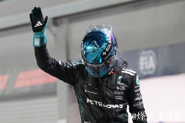 F1新加坡大奖赛:拉塞尔从杆位起步摘冠,维斯塔潘获亚军 F1新加坡大奖赛:拉塞尔从杆位起步摘冠,维斯塔潘获亚军